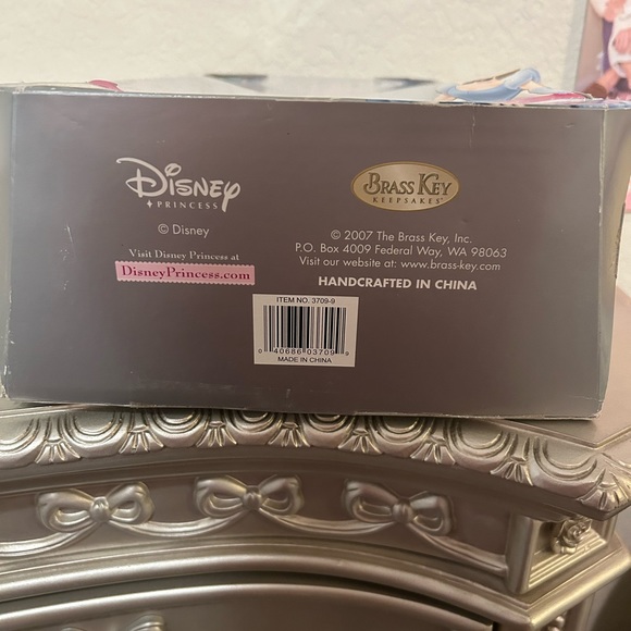 Disney’s Cinderella Brass Key Keepsakes Collector’s Edition Porcelain Doll - Picture 6 of 6